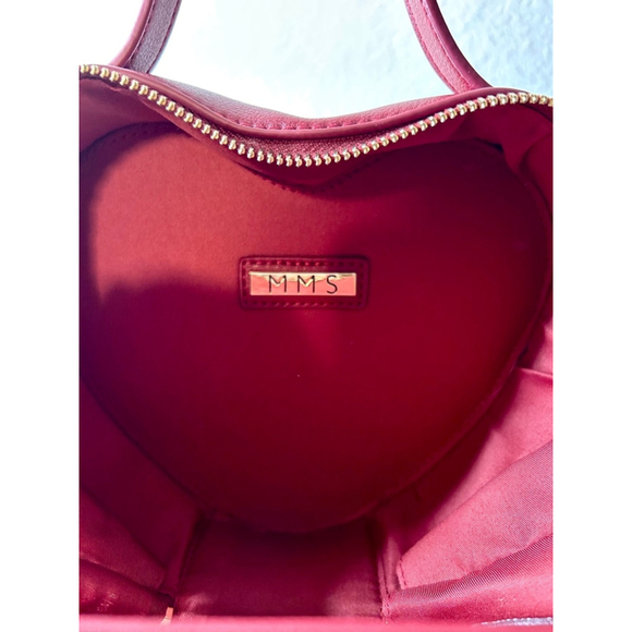 MMS Design Studio Heart Red 3D zip Crossbody Handbag Purse - Picture 6 of 11
